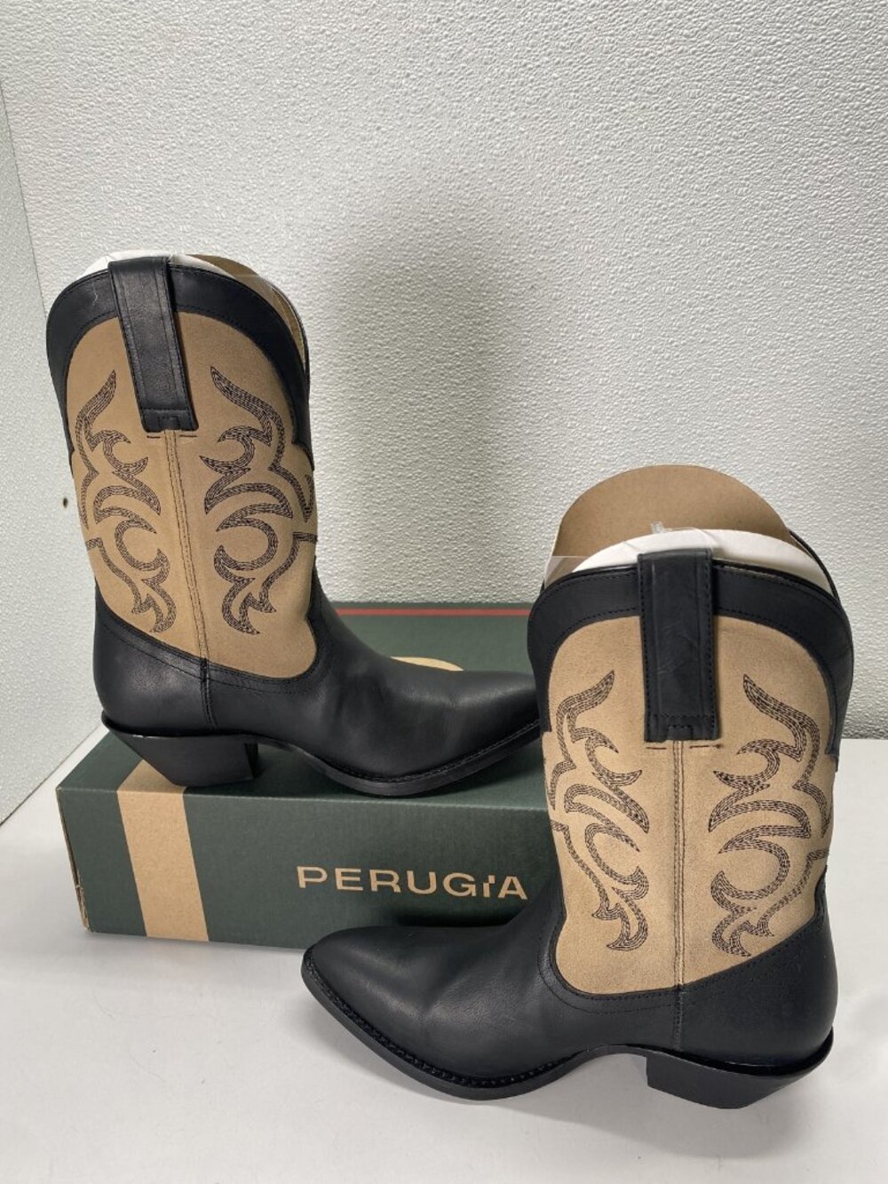 Idyllwind Womens Oakspur Western Boots Round Toe Size 8 B Tan, Black
